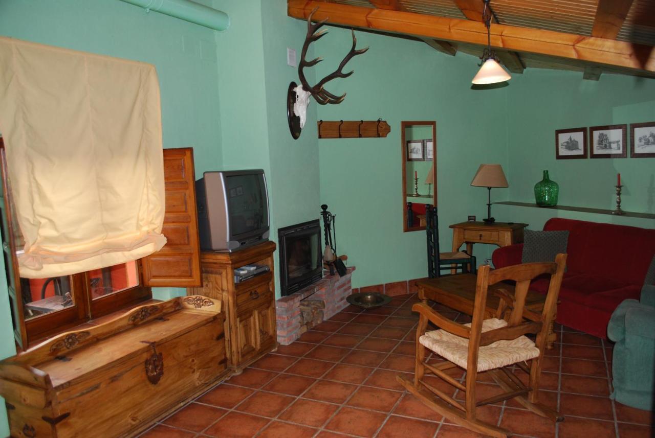 El Uncar Villa Castrejon de la Pena Exteriör bild